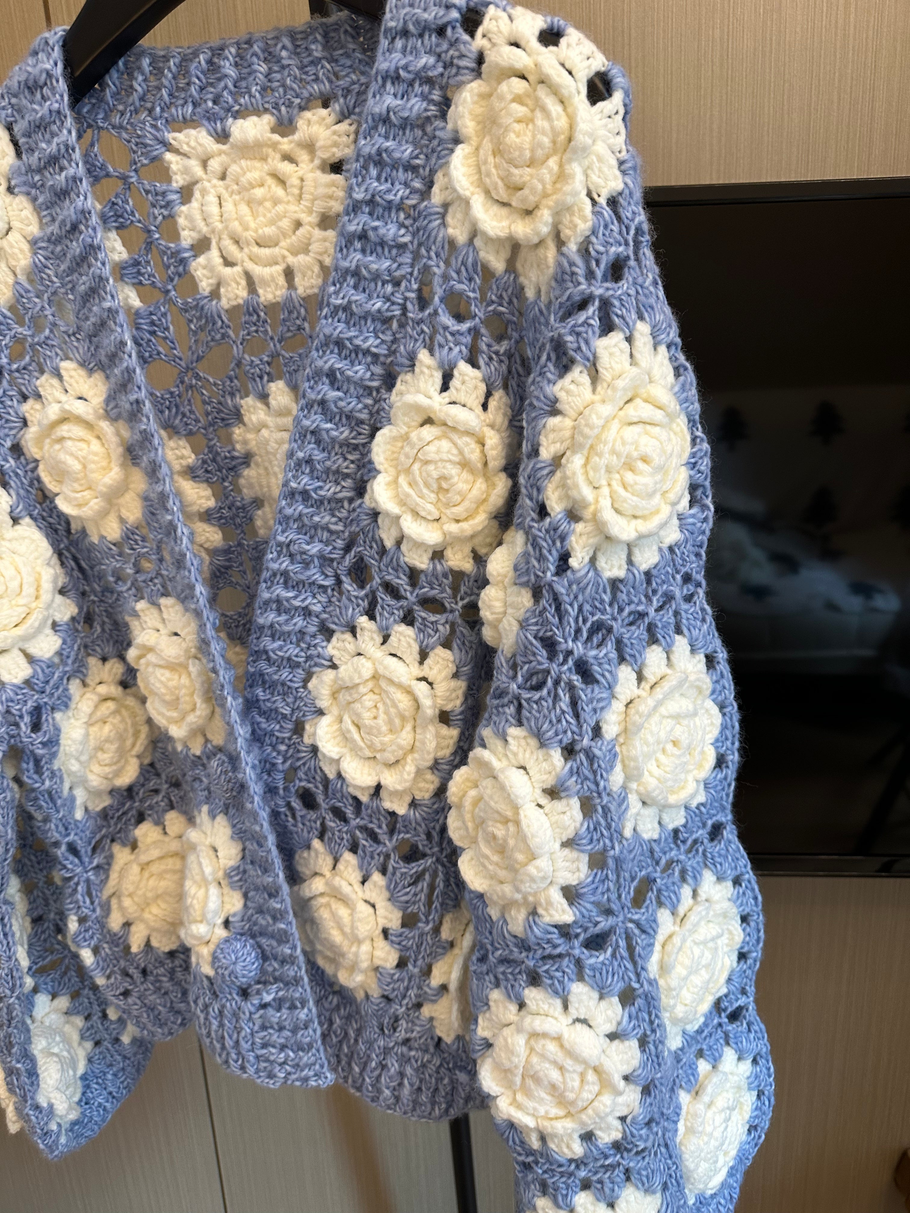 Women's Handknitted Sweater V-neck Cardigan Outfits 3D Hollow White Flowers Crochet Design Cozy Fashion Knitwear Knitting Tops Long Sleeve