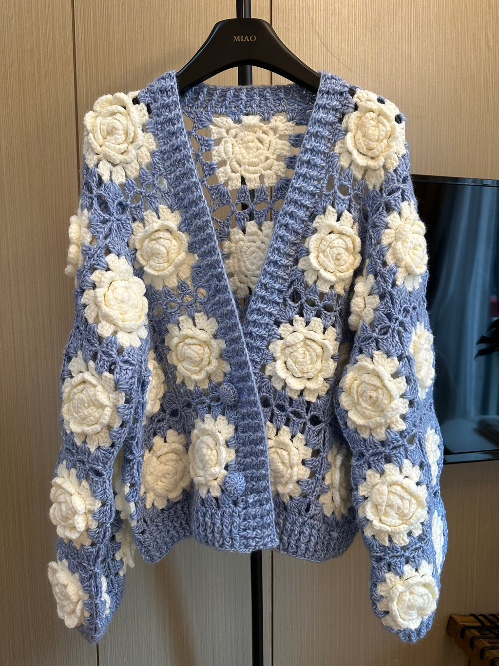 Women's Handknitted Sweater V-neck Cardigan Outfits 3D Hollow White Flowers Crochet Design Cozy Fashion Knitwear Knitting Tops Long Sleeve