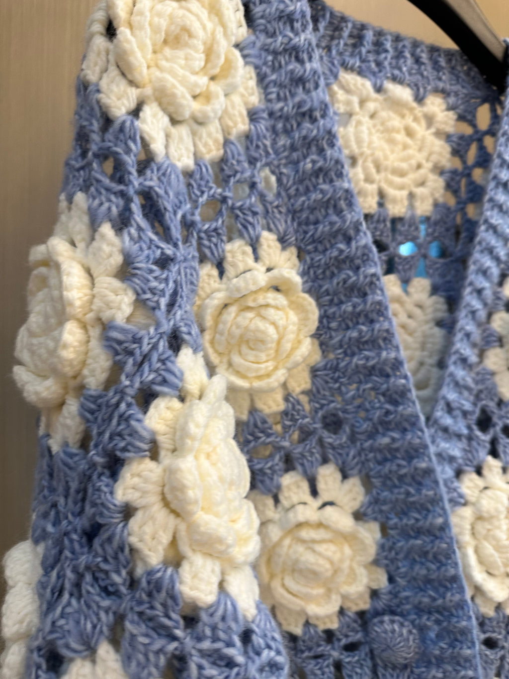 Women's Handknitted Sweater V-neck Cardigan Outfits 3D Hollow White Flowers Crochet Design Cozy Fashion Knitwear Knitting Tops Long Sleeve